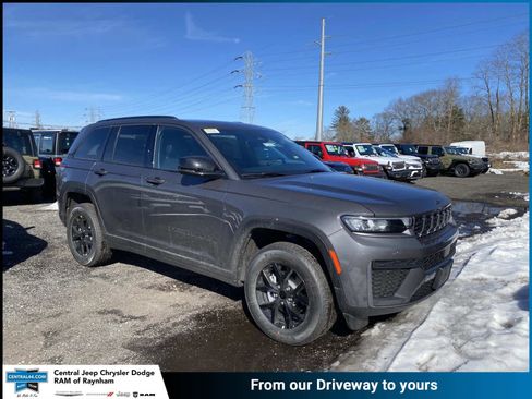 New 2026 Jeep Grand Cherokee Altitude image 1