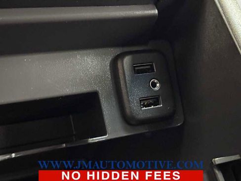 Used 2017 GMC Yukon XL SLT w/ Open Road Package image 38