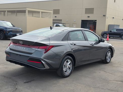 New 2026 Hyundai Elantra SE FWD image 7