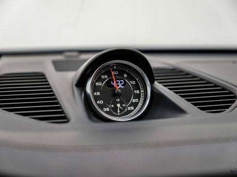 Used 2017 Porsche 911 Turbo S image 75