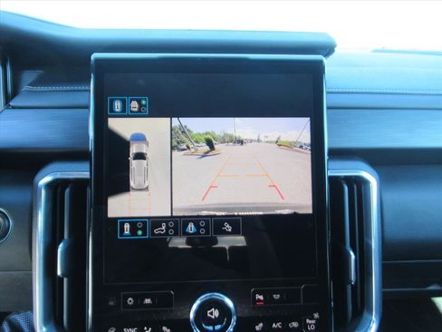 Used 2025 GMC Acadia Elevation image 23