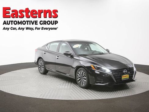 Used 2024 Nissan Altima 2.5 SV w/ SV Premium Package FWD image 47