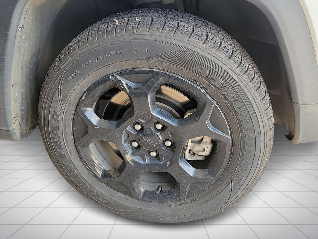 Used 2023 Jeep Compass Trailhawk AWD/4WD image 5