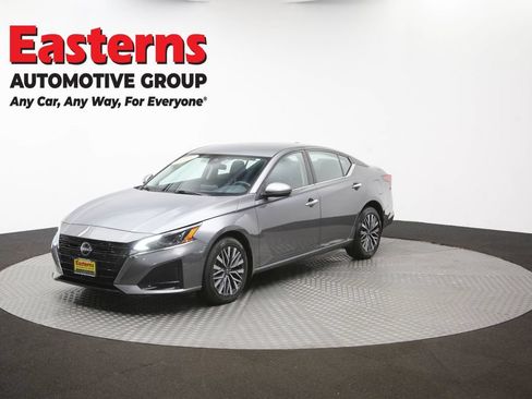 Used 2023 Nissan Altima 2.5 SV AWD/4WD image 55