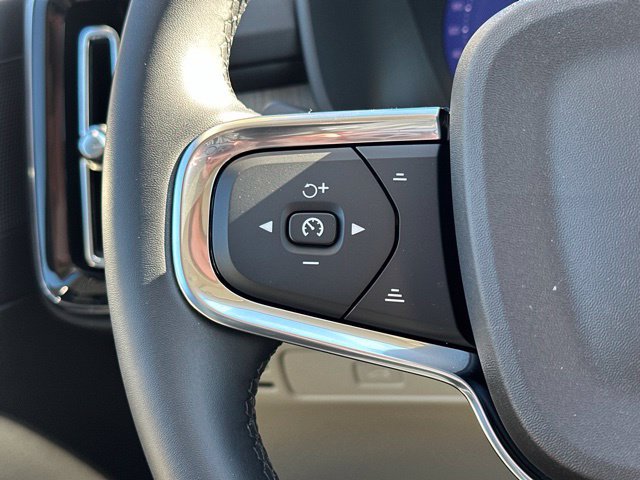 Certified 2025 Volvo XC40 B5 Plus w/ Protection Package Premier AWD/4WD image 26