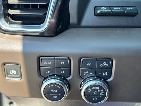 Used 2025 GMC Sierra 1500 Denali w/ Denali Reserve Package AWD/4WD image 18