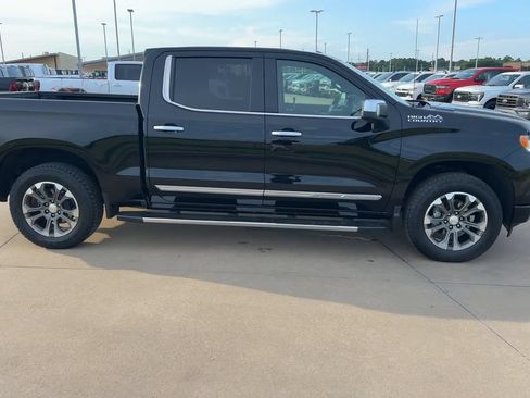 Used 2025 Chevrolet Silverado 1500 High Country AWD/4WD image 2