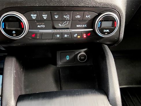 Used 2020 Ford Escape Titanium image 37