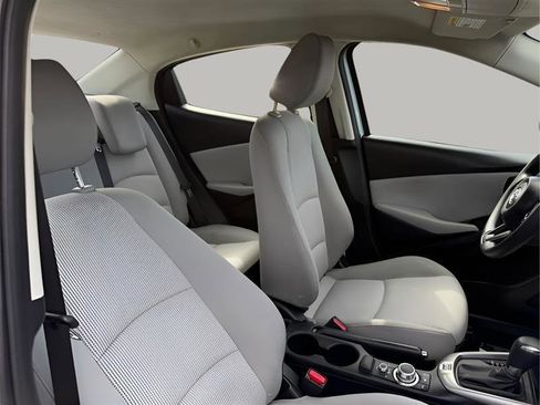 Used 2020 Toyota Yaris L FWD image 25