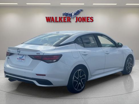 Used 2024 Nissan Sentra SR w/ SR Premium Package image 3
