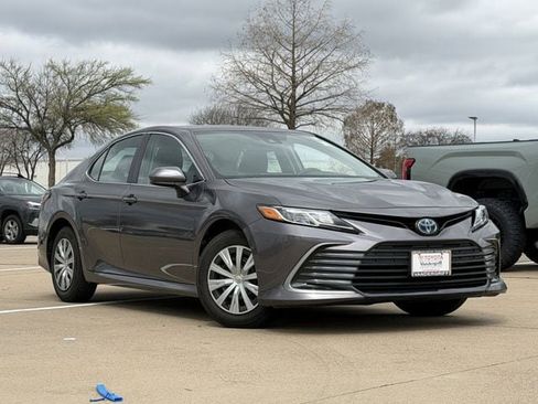 Certified 2023 Toyota Camry LE image 2