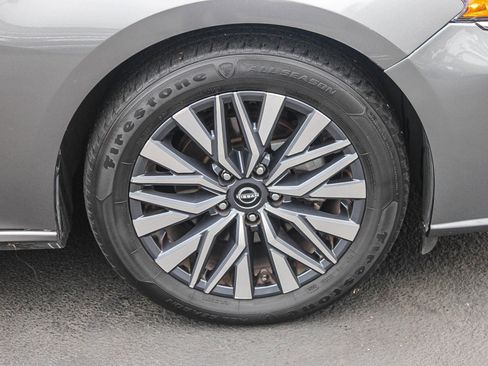 Used 2023 Nissan Altima 2.5 SV image 11