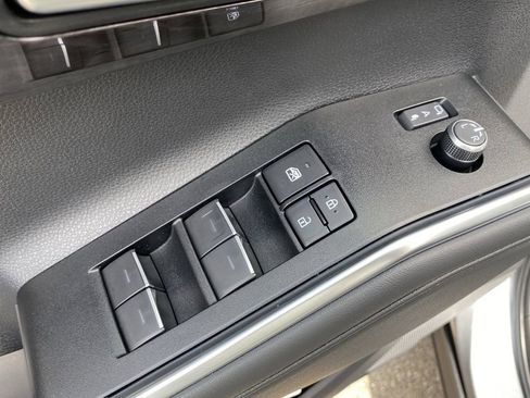 Certified 2026 Toyota Highlander Platinum AWD/4WD image 24