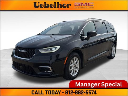Used 2022 Chrysler Pacifica Touring-L FWD image 17