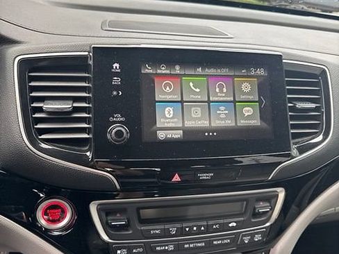 Used 2019 Honda Pilot Touring image 5