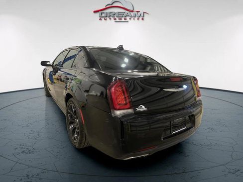 Used 2019 Chrysler 300 S RWD image 5