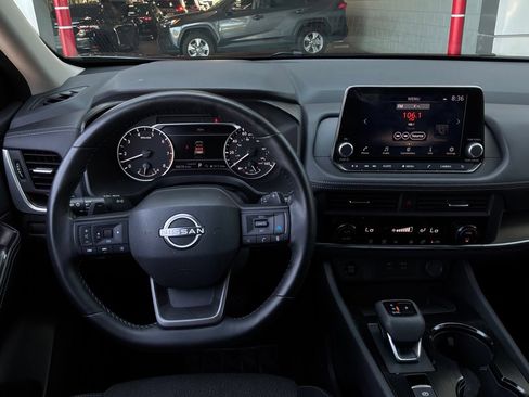 Used 2025 Nissan Rogue SV FWD image 14
