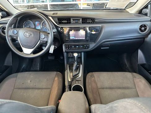 Used 2018 Toyota Corolla LE image 9