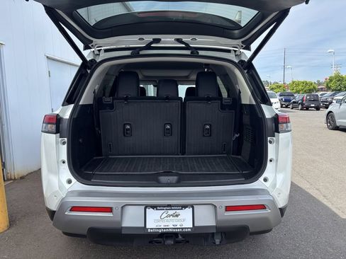 Used 2023 Nissan Pathfinder Platinum w/ Cargo Package AWD/4WD image 29