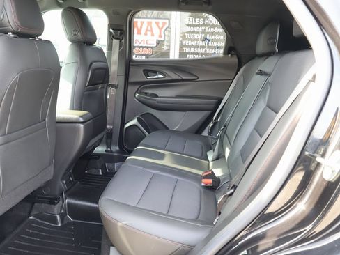 Used 2022 Chevrolet TrailBlazer RS w/ Technology Package image 25