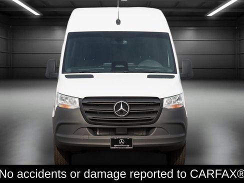 Used 2025 Mercedes-Benz Sprinter 2500 image 2