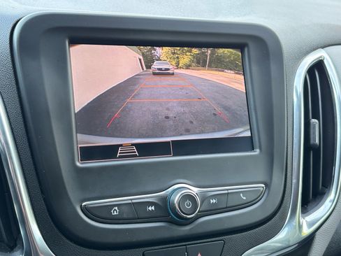 Used 2023 Chevrolet Equinox LS FWD image 10