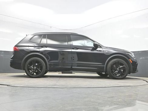 Used 2023 Volkswagen Tiguan SE R-Line AWD/4WD image 32