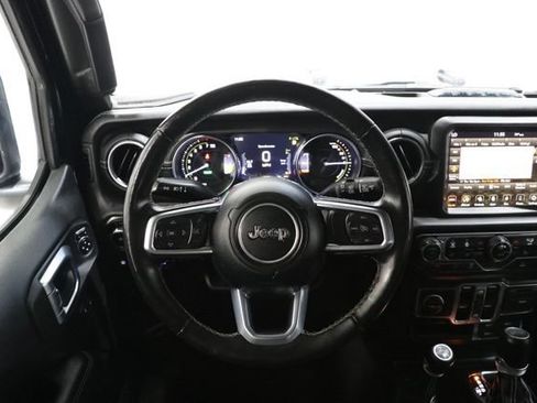 Used 2023 Jeep Wrangler Unlimited Sahara w/ Cold Weather Group AWD/4WD image 13
