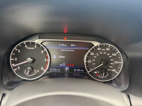Used 2024 Nissan Altima 2.5 SV FWD image 14