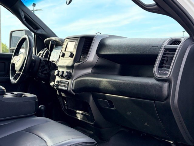 Used 2024 RAM 3500 Tradesman w/ Chrome Appearance Group AWD/4WD image 19