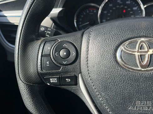 Used 2014 Toyota Corolla LE image 23