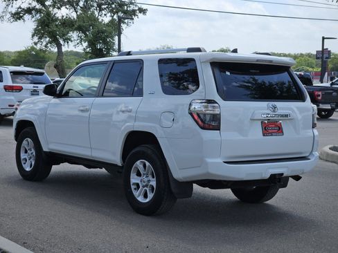 Certified 2024 Toyota 4Runner SR5 AWD/4WD image 3