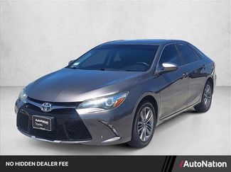 Used 2016 Toyota Camry SE w/ Moonroof Package FWD video 1