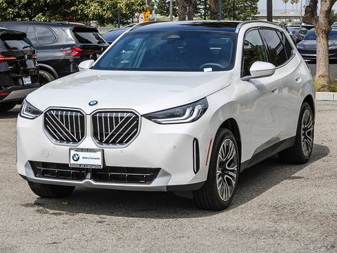 Certified 2026 BMW X3 xDrive30i w/ Convenience Package AWD/4WD image 3