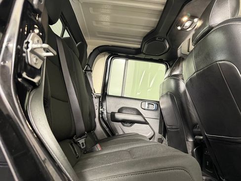 Used 2022 Jeep Gladiator Overland AWD/4WD image 27