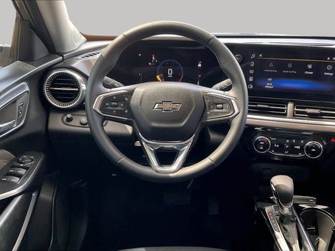 Used 2025 Chevrolet Trax ACTIV FWD image 7