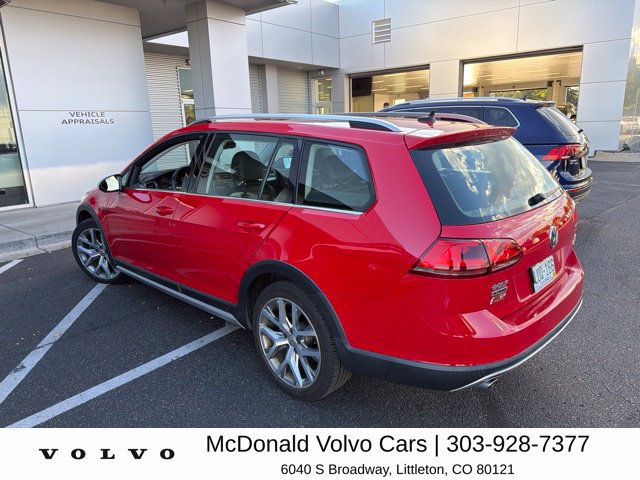 Used 2017 Volkswagen Golf Alltrack S AWD/4WD image 3