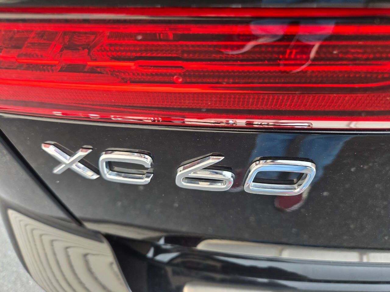 Used 2020 Volvo XC60 T6 Inscription w/ Protection Package AWD/4WD image 12
