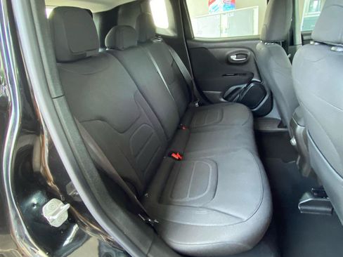 Used 2021 Jeep Renegade Latitude FWD image 23