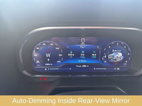 Used 2024 Chevrolet Suburban LT w/ Luxury Package image 27