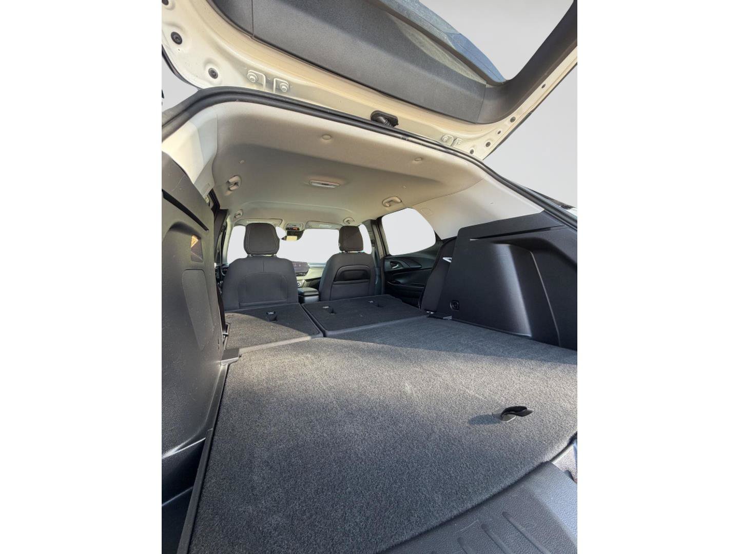 Used 2025 Chevrolet TrailBlazer LT AWD/4WD image 25