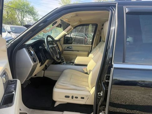 Used 2017 Ford Expedition Limited AWD/4WD image 25
