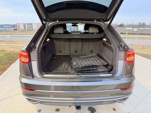 Used 2019 Audi Q8 Prestige image 32