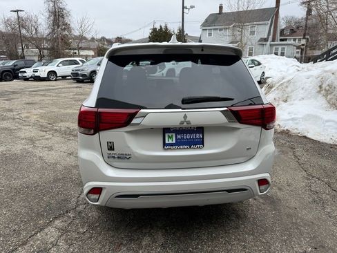 Used 2020 Mitsubishi Outlander GT image 4