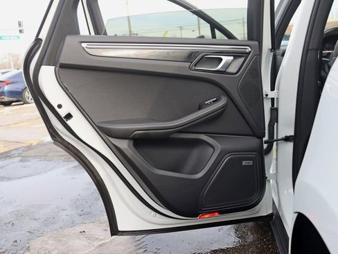 Used 2018 Porsche Macan Sport Edition image 33