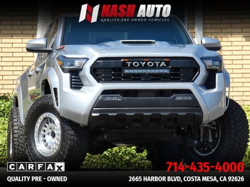 Used 2025 Toyota Tacoma TRD Sport RWD image 2