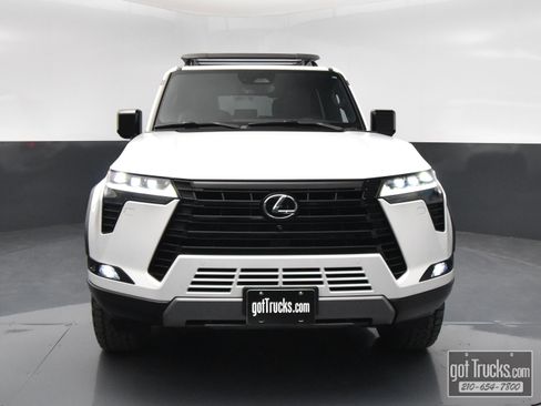 Used 2024 Lexus GX 550 AWD/4WD image 45