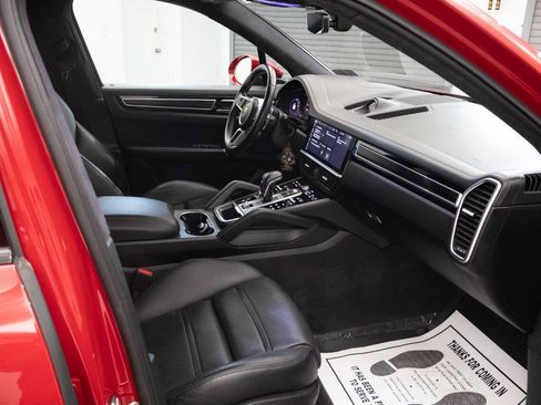 Used 2021 Porsche Cayenne GTS AWD/4WD image 17