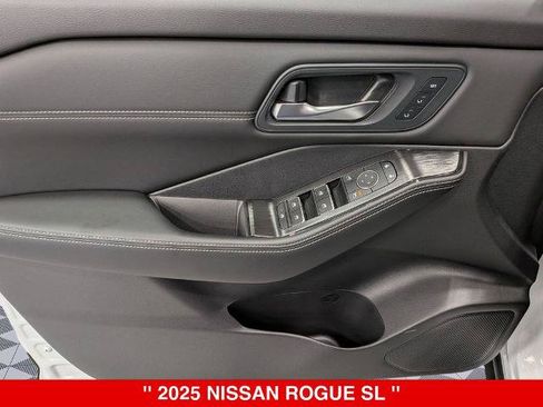 Certified 2025 Nissan Rogue SL w/ SL Premium Package AWD/4WD image 15