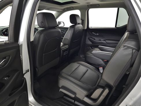 Used 2019 Chevrolet Traverse Premier w/ LPO, Floor Liner Package AWD/4WD image 32